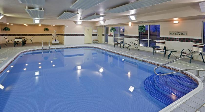 Country Inn & Suites by Radisson, Marion, OH photo