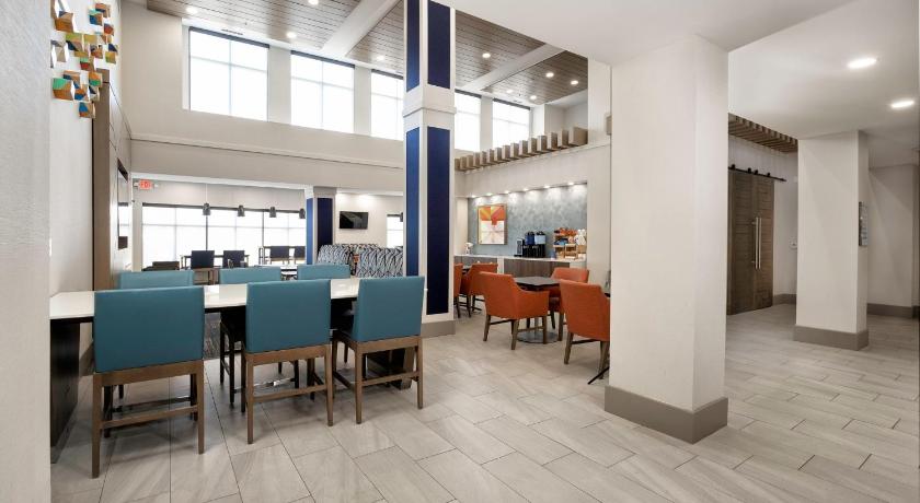 Holiday Inn Express Hotel & Suites Festus-South St. Louis photo