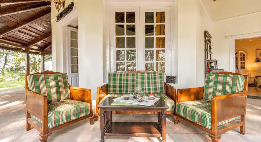 StayVista at 8Oaks - Ancestral Bungalow photo