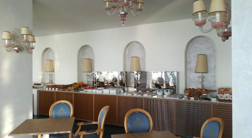 Grand Hotel Excelsior photo