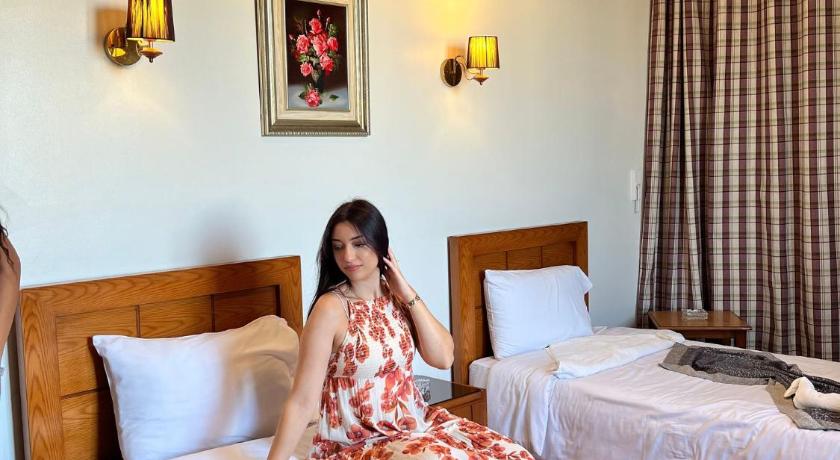 Hyde Park House Hotel photo