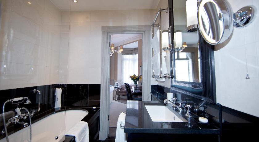 Image of Superior Room 2