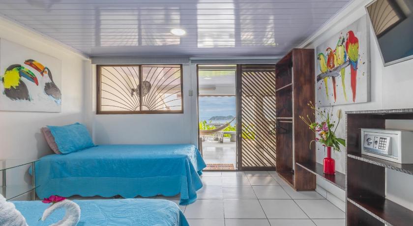 Image of Apartment with Sea View 4
