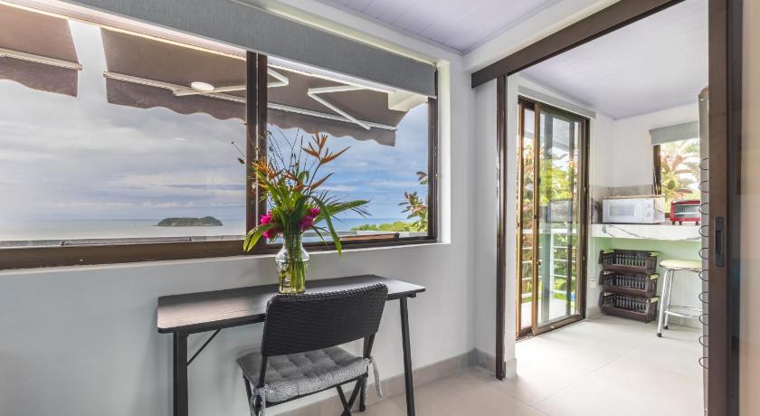 Image of Superior Apartment with sea views 8