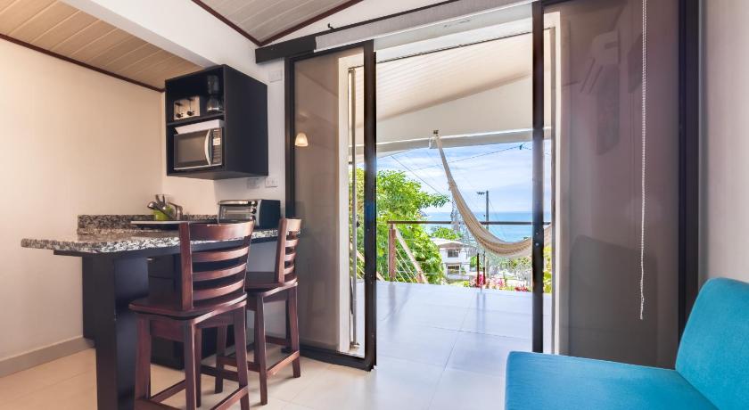 Image of Apartment with Sea View 5