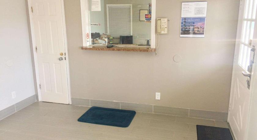 Motel 6 Newport News, VA – Fort Eustis photo