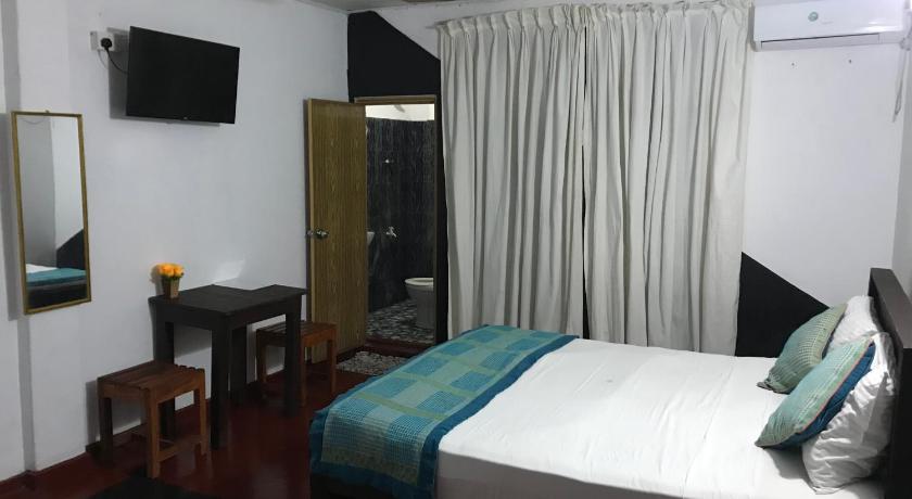 Everest Rooms photo