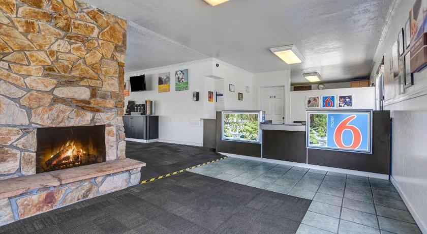 Motel 6-Fort Bragg, CA photo