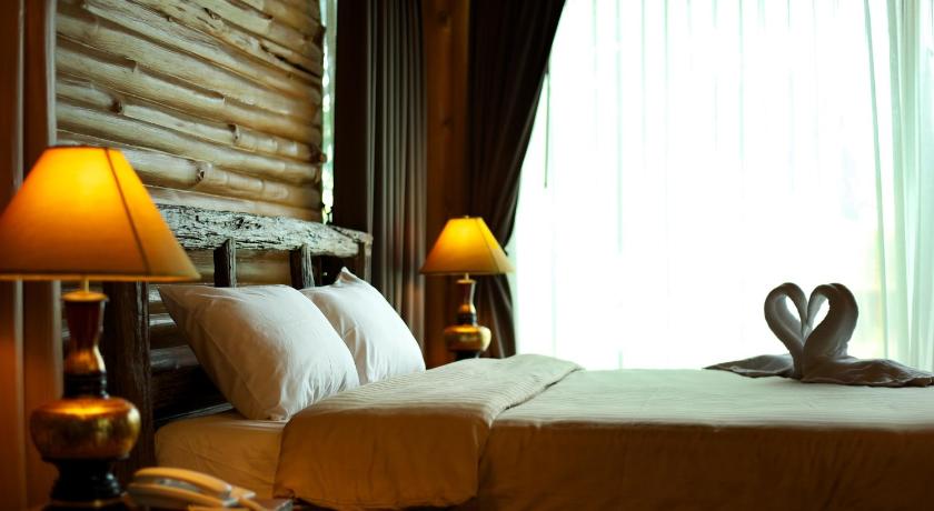 Image of Teak Room 7