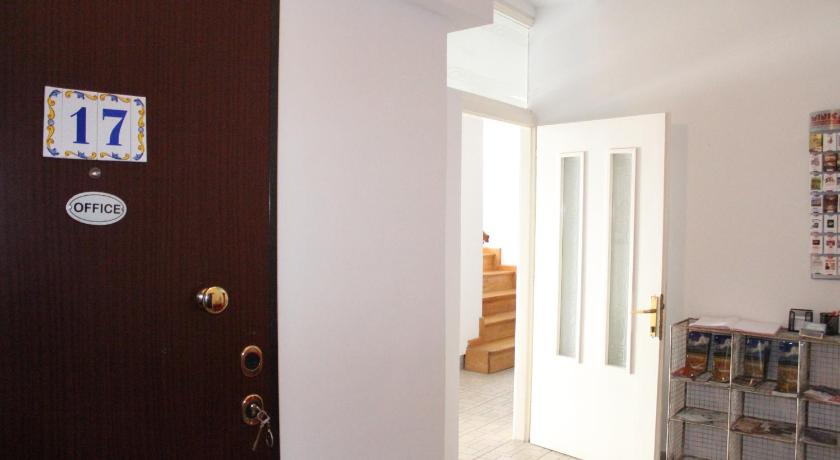 Rooms Zagreb 17 - image 12