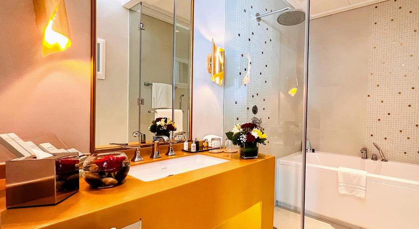 Image of Executive Suite 2