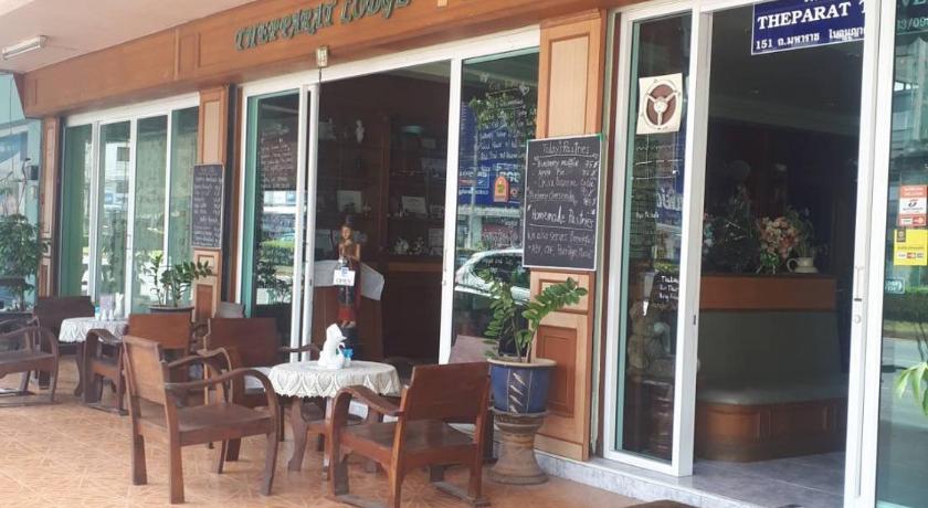 Thepparat Lodge Hotel - image 12