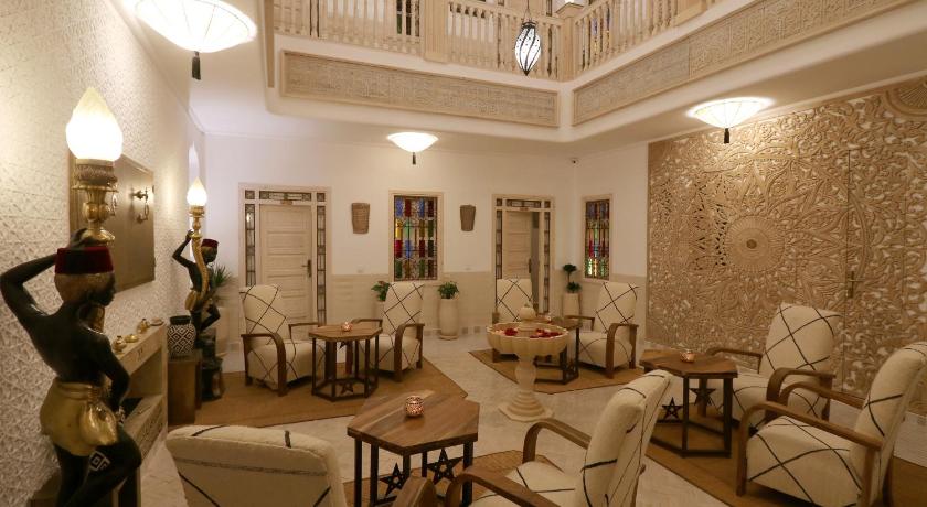 Riad Wazani Square & SPA photo