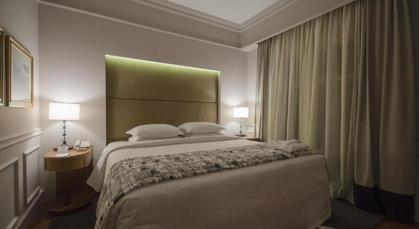 Image of Queen Room 5