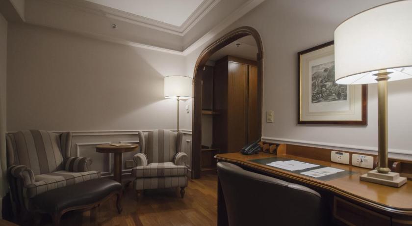 Image of Queen Room 11