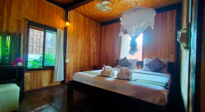 Image of Four-Bedroom Villa with Fan (8 Adults) 7