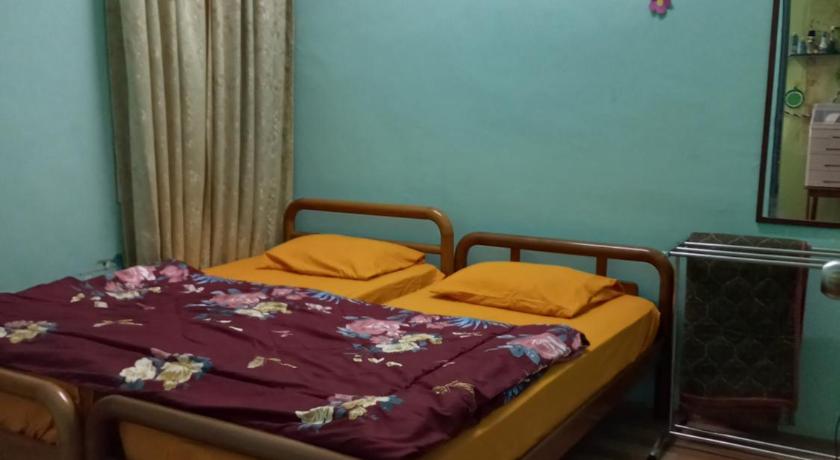 Kito's Homestay PASIR TUMBOH - 3 bedroom photo
