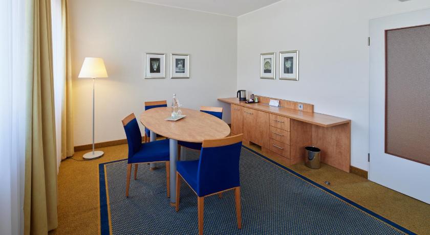 Junior lakosztály king-méretű ággyal (Junior Suite with 1 kingsize bed) fotója 10