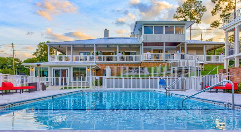 Seven Hills Suites photo