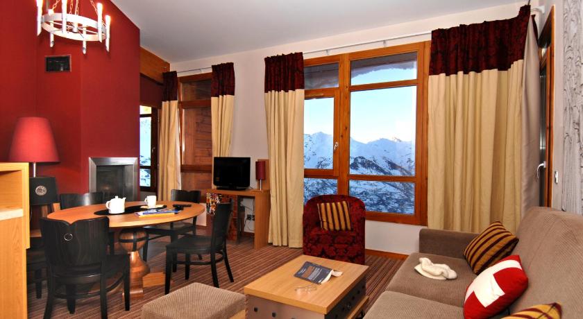 Image of Two-Bedroom Apartment with Fireplace 1