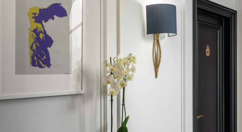 Praxitelous Luxury suites - image 12