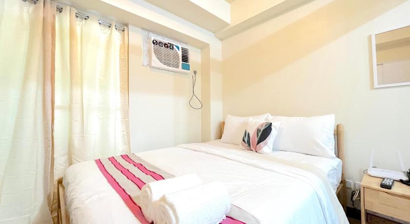 Muji Style 1-Queen Bed w/ WI-FI at Brixton Place — Hotel in Manila