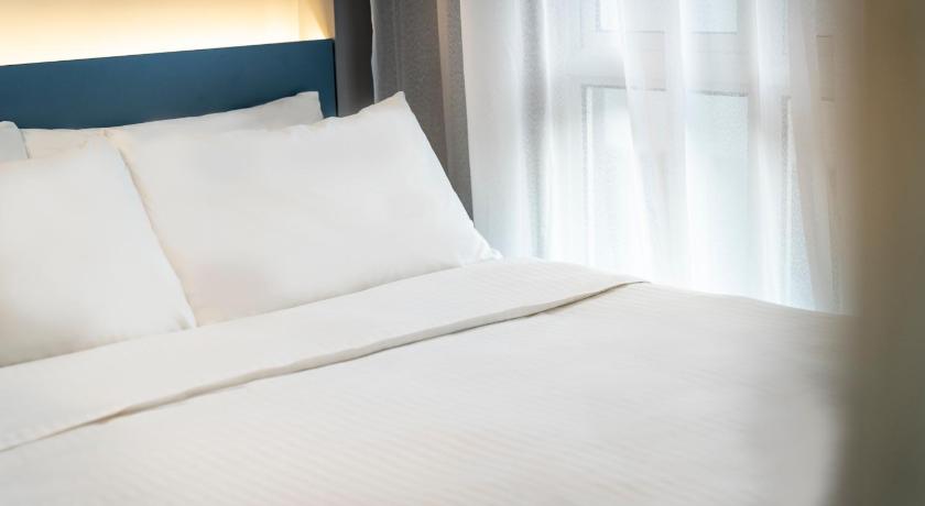 Image of Premier Garden Suite 1