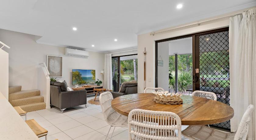 Tropical Retreat in 2 Bedroom Townhouse — Hotel in Sunshine Coast