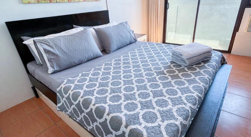 Condo Near SM with Free Parking Pool WIFI and Netflix - image 47