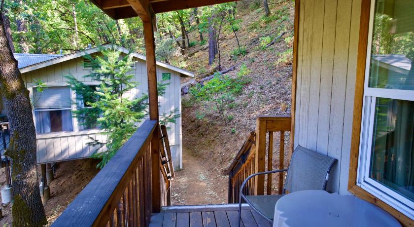 미드파인스 (CA) Yosemite Bug Rustic Mountain Resort 2성급 숙소 외관