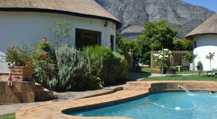 Roundhouse Guesthouse photo