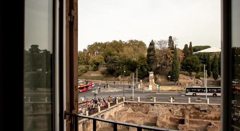 ローマ Ludus Rooms 5つ星 ホテル プール