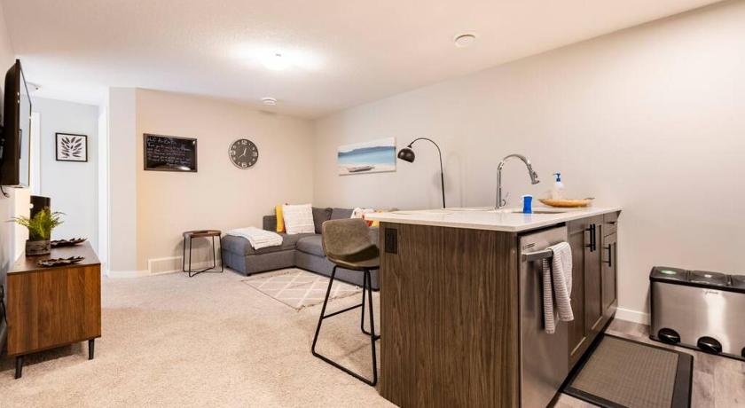 Cozy and Comfortable 2-Bedroom Guest Suite photo