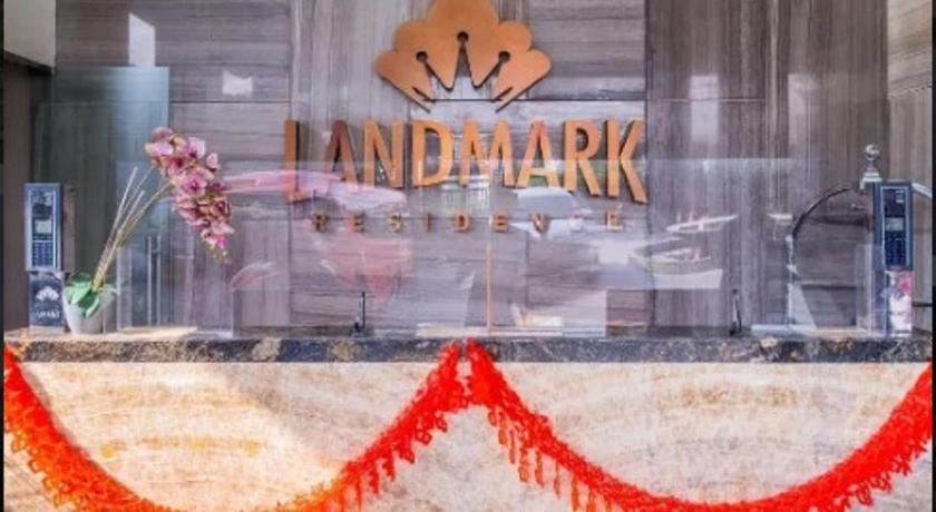 B Landmark Residence photo