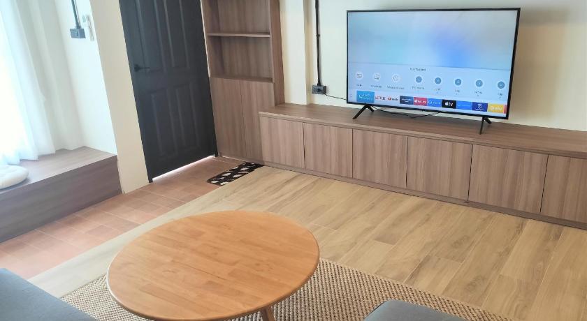 Image of Two-Bedroom Townhouse 6