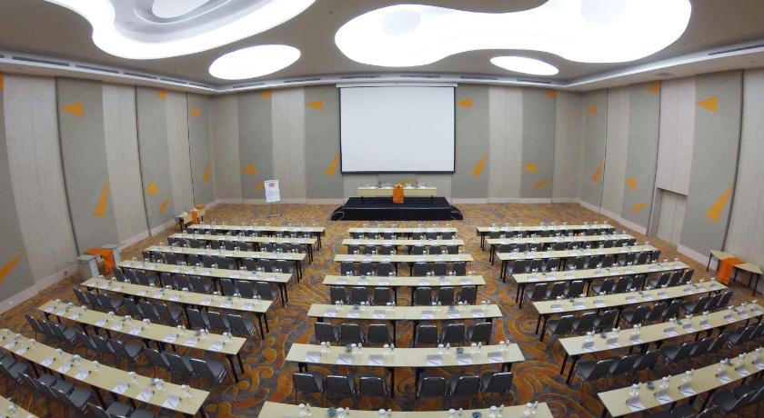 HARRIS Hotel & Conventions Ciumbuleuit Bandung