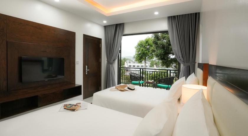Image of Deluxe Pool View Room 1