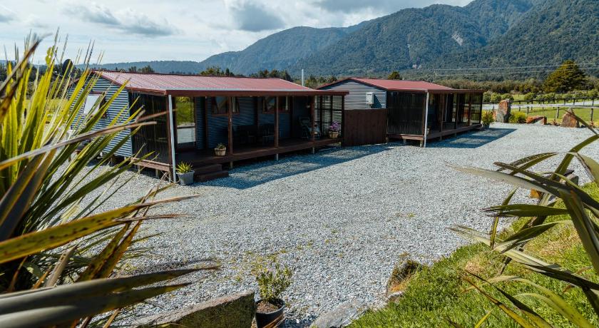 Te Awa Cottages photo