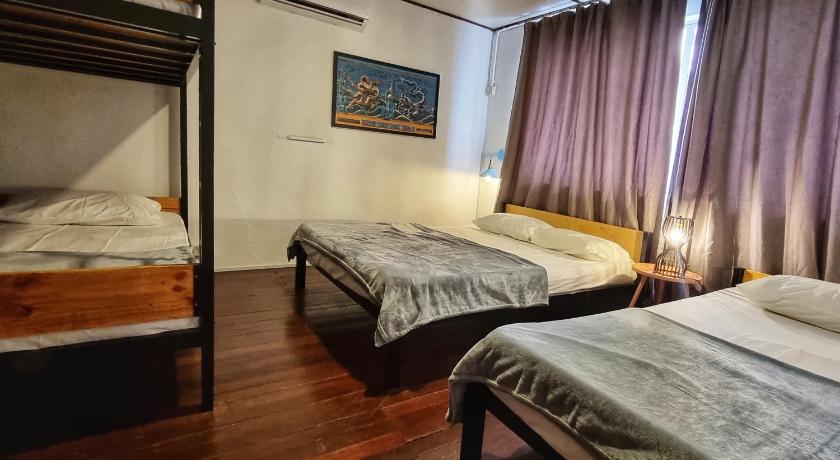 Treehouse Hostel photo