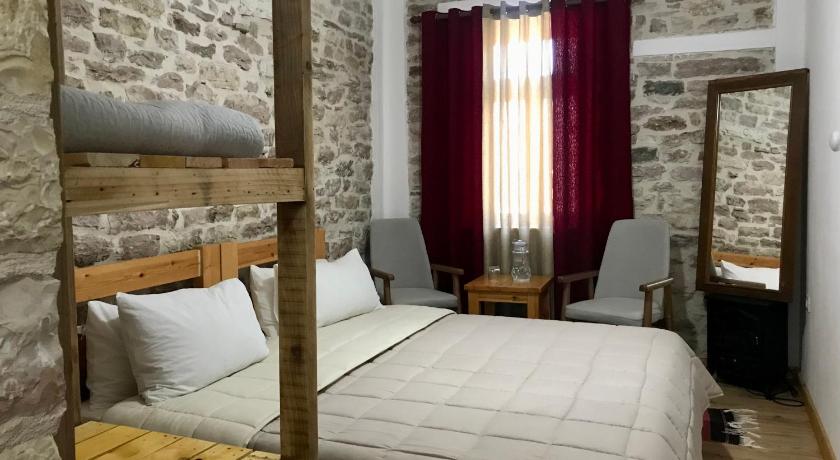 Vila ERI — Hotel in Gjirokaster