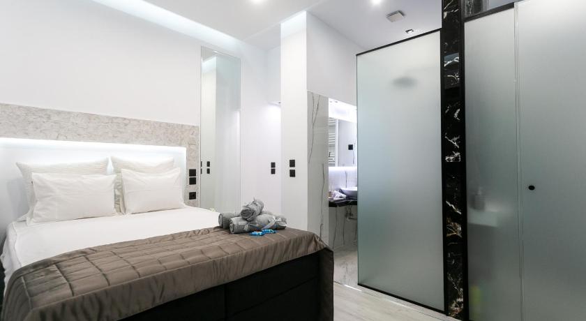 Near to White Tower 40sqm , gas heating, optical fiber, 2smart tv, private entrance — Hotel in Thessaloniki