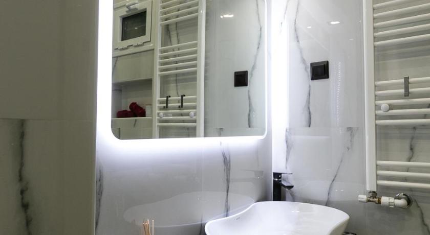 Near to White Tower 40sqm , gas heating, optical fiber, 2smart tv, private entrance photo