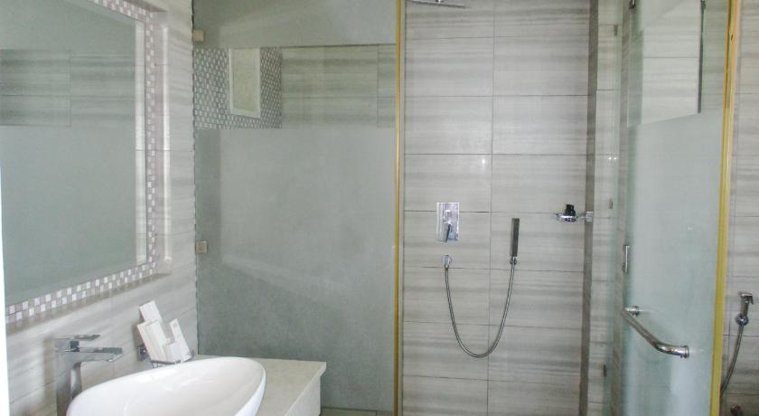 Image of Three-Bedroom Suite 10