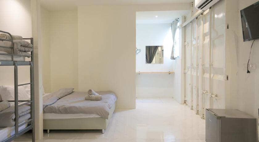 Image of Deluxe Quadruple Room 3