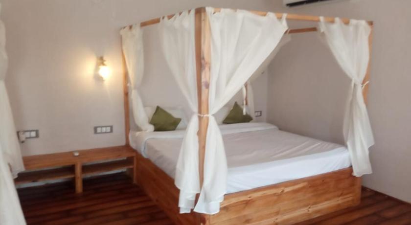 Greetoe Camp Panna - image 15