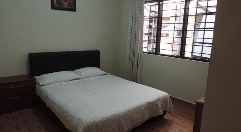 Image of Double Room with shared bathroom room 2