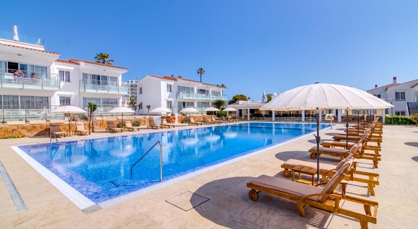 Naranjos Resort Menorca photo