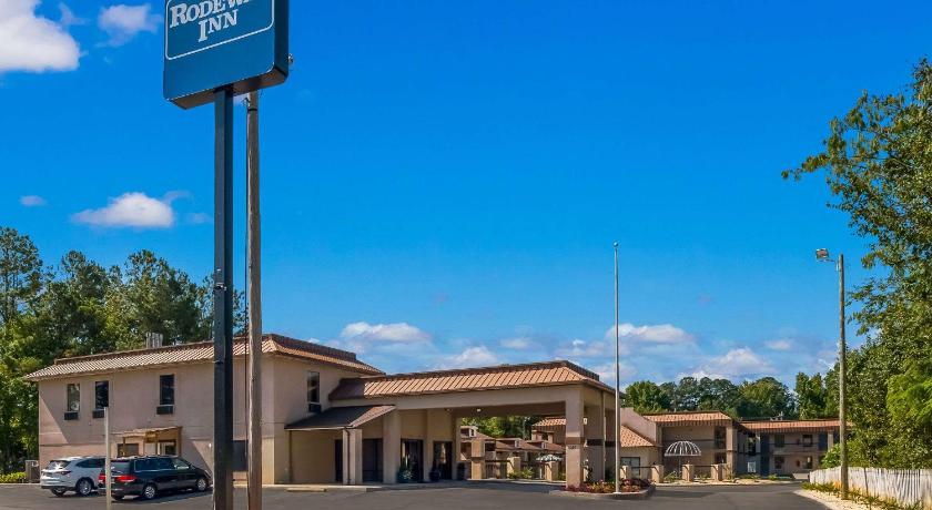 Rodeway Inn photo