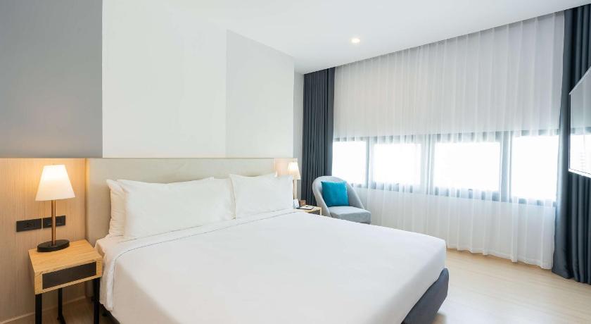 Image of 1 King Bed, NonSmoking, Superior Room 0