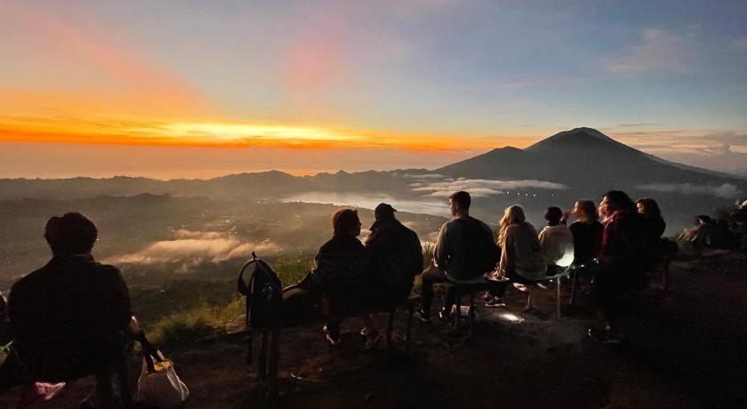 people sitting on top of a mountain, Batur Panorama in Bali